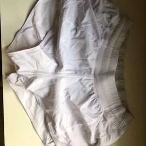 Lululemon Hotty Hot Short 2.5’’